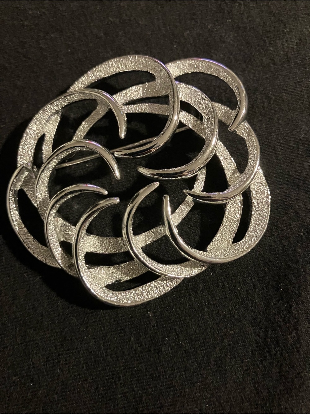 Vintage Sarah Coventry "Tailored Swirl" Silver Brooch Pin – Near Mint 1967